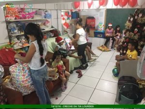 14-dez-CRECHE-TIA-LURDES-08
